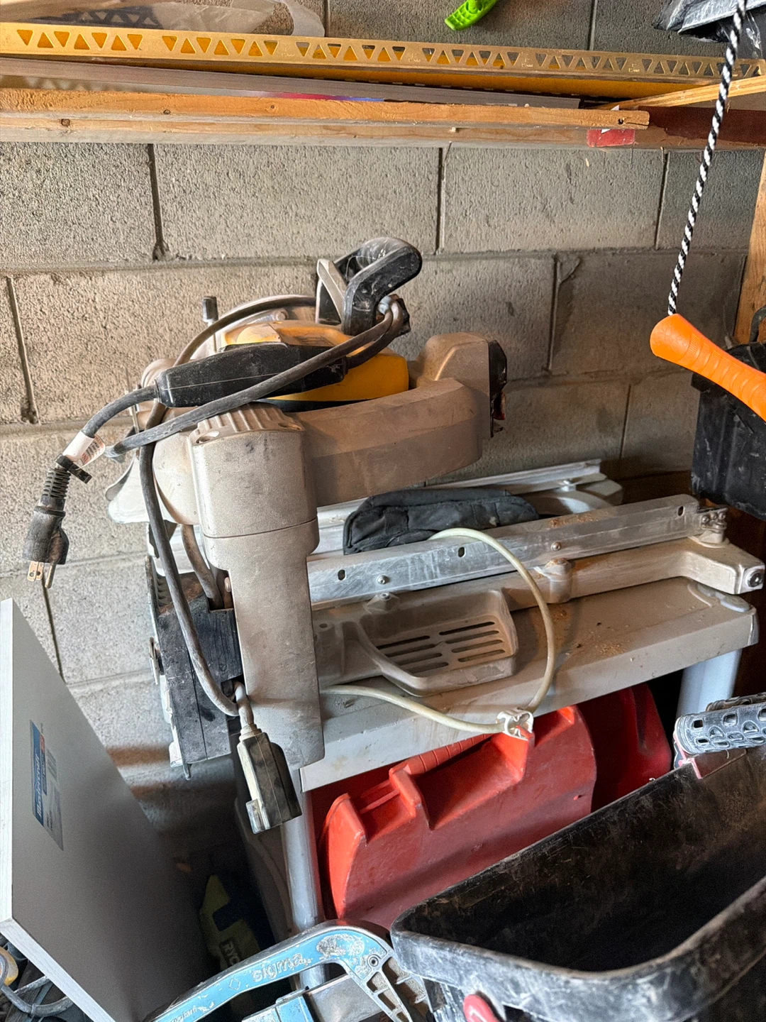 Dewalt 7-inch Wet Tile Saw
