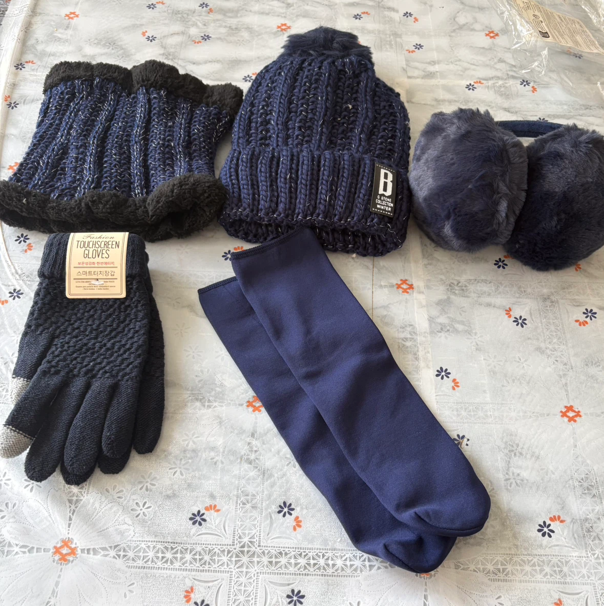 New 5-Piece Women's Winter Accessories Set – Navy Blue - photo 2