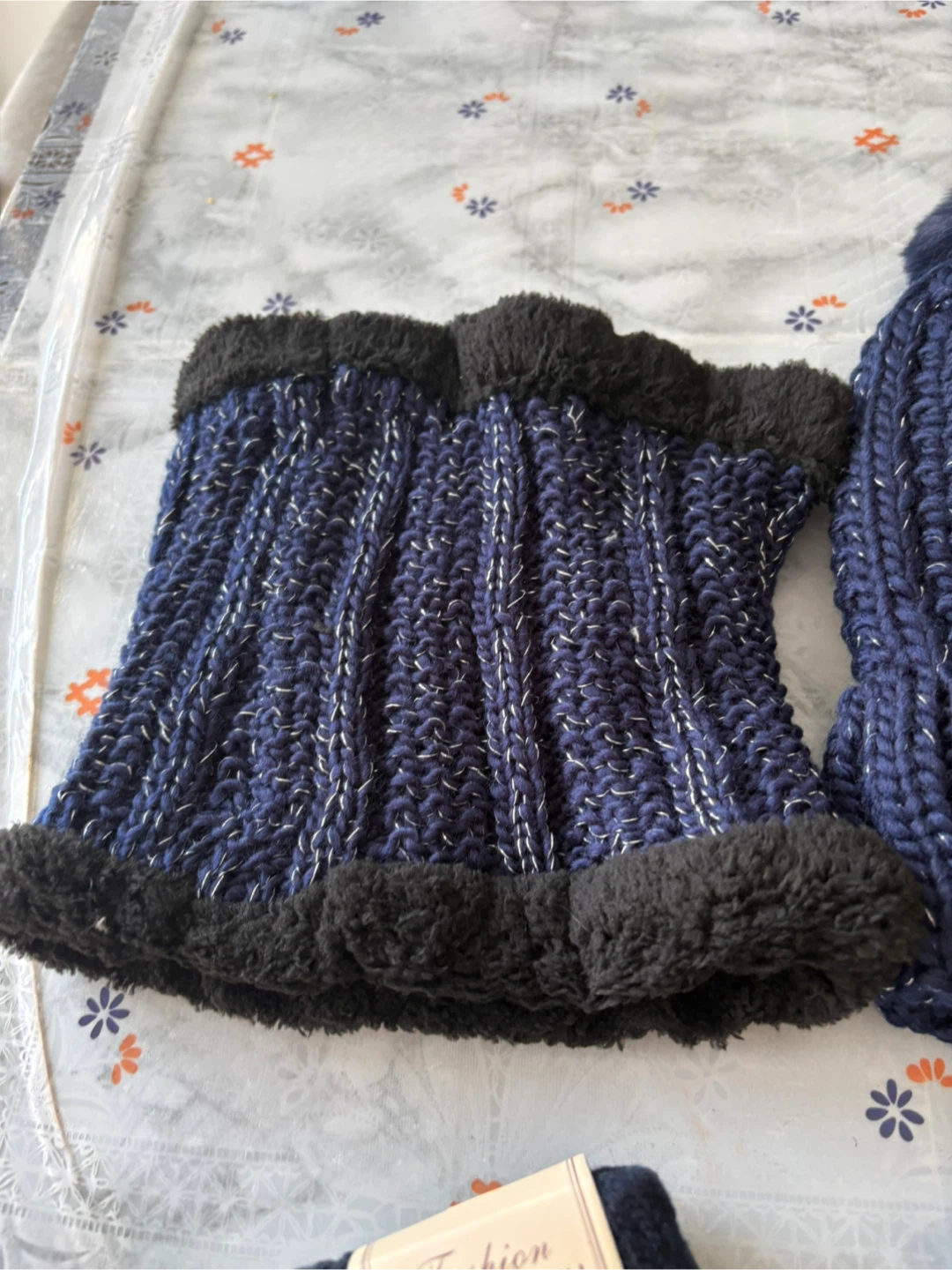 New 5-Piece Women's Winter Accessories Set – Navy Blue - photo 4