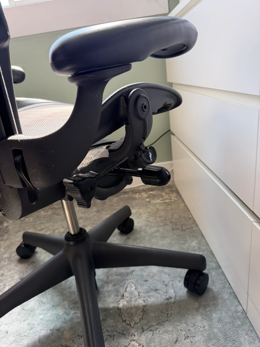 [Moving Sale] Herman Miller Aeron Chair with Lumbar Support - photo 3