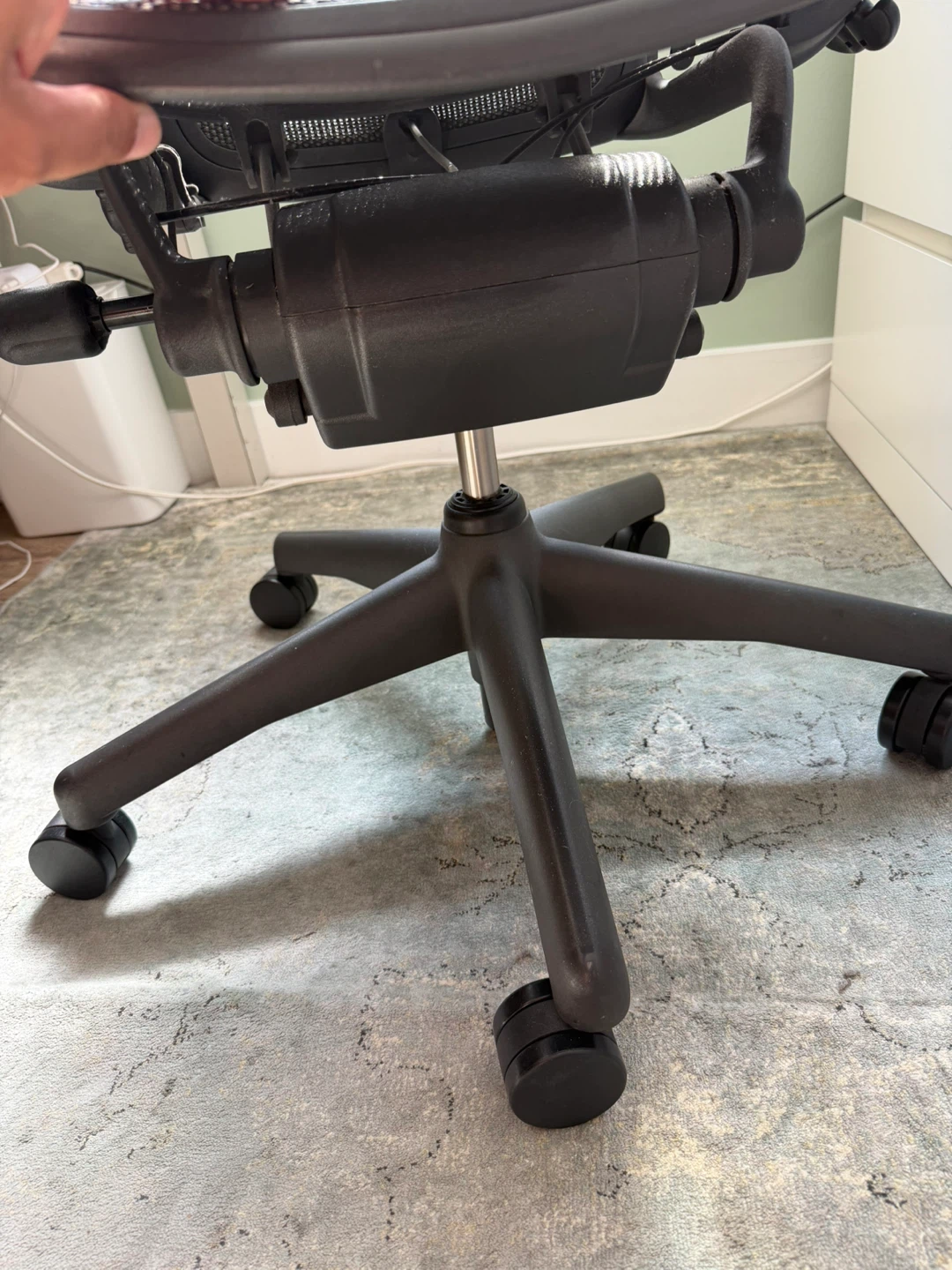 [Moving Sale] Herman Miller Aeron Chair with Lumbar Support - photo 5