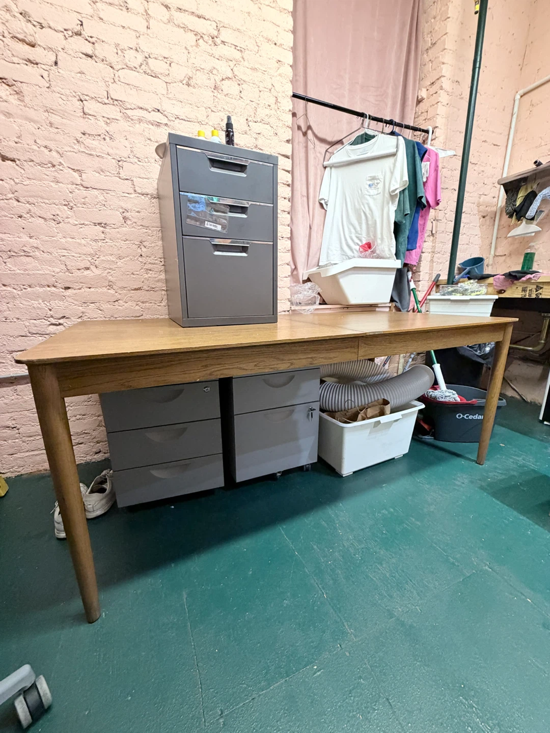 Solid HardWood Extendable Dining Table