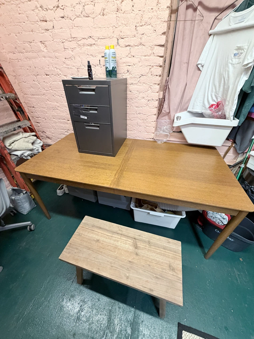 Solid HardWood Extendable Dining Table - photo 2