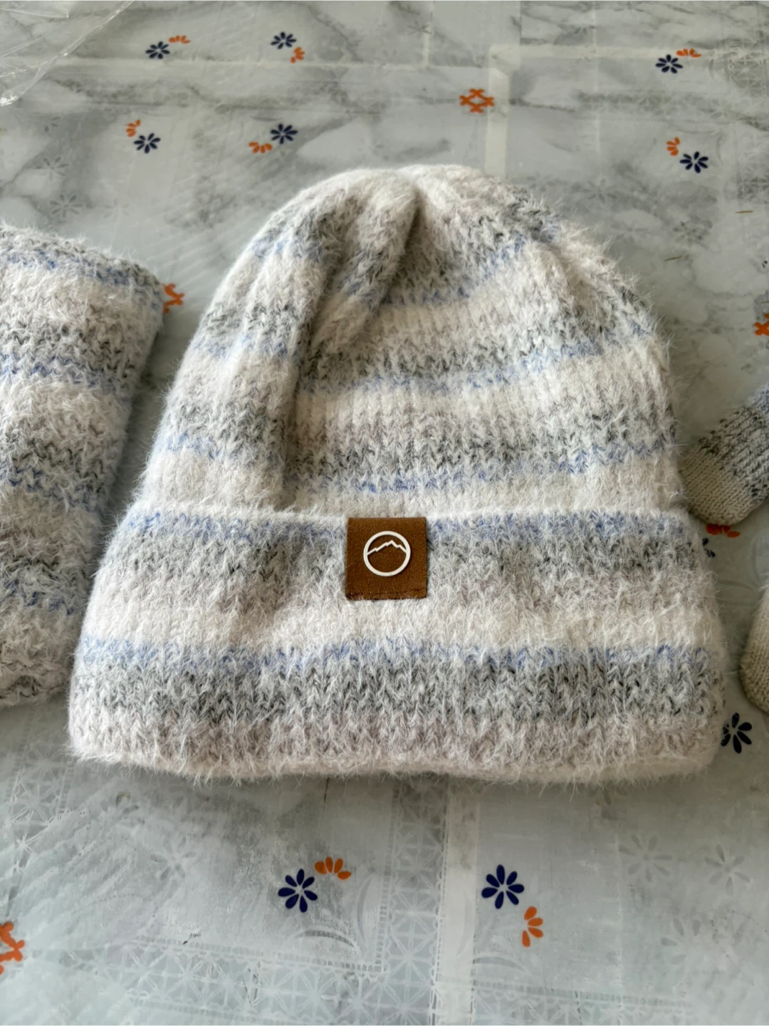 New Women's 3-Piece Winter Hat, Scarf & Gloves Set - photo 3