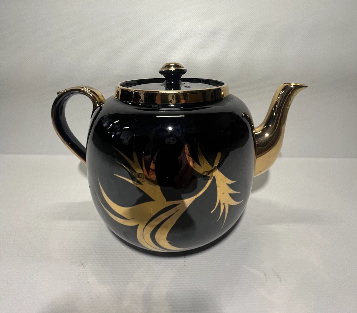 Antique Gibsons England Black and Gold Teapot - photo 2
