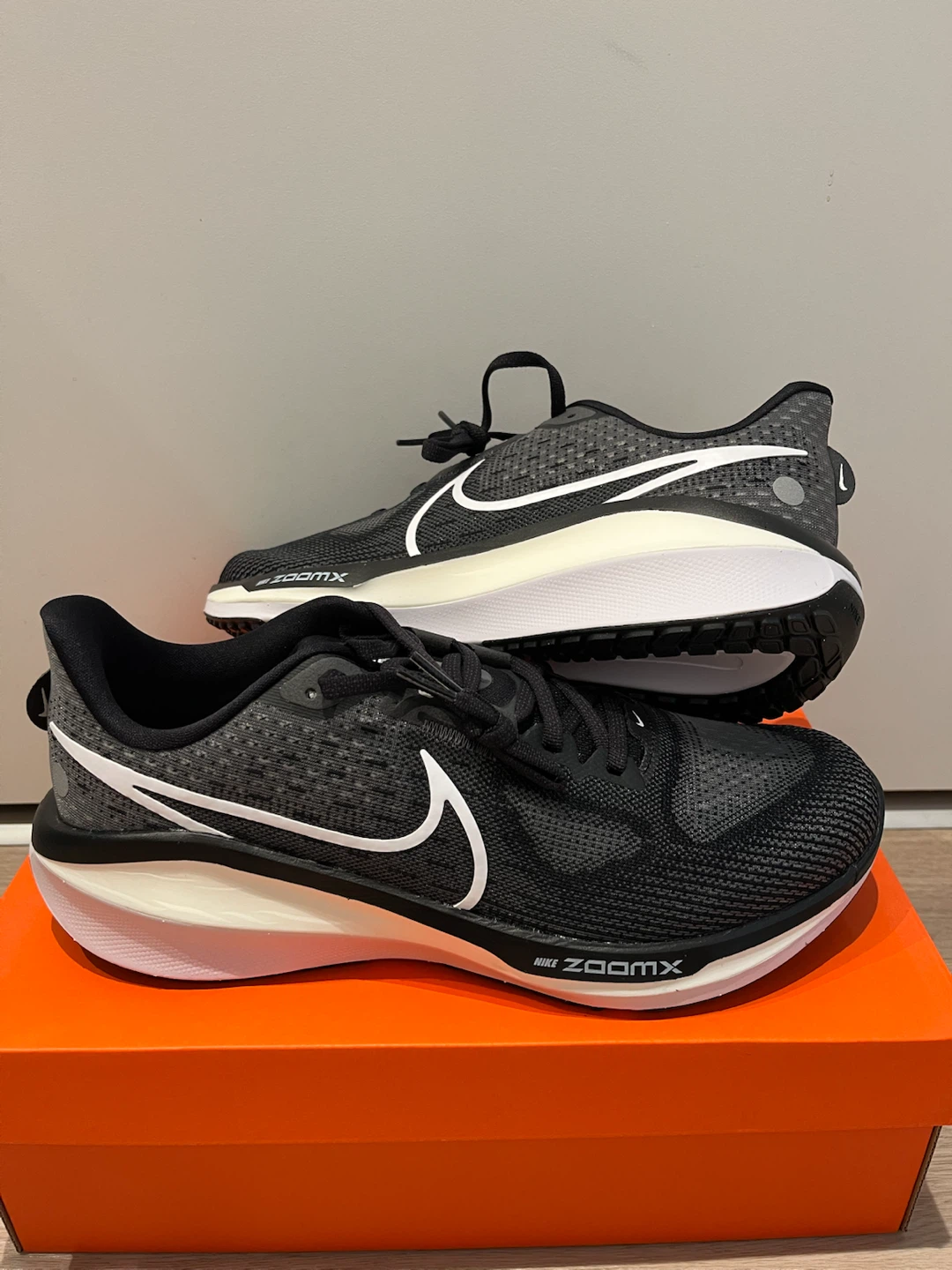 Nike Vomero 17 Running Shoes