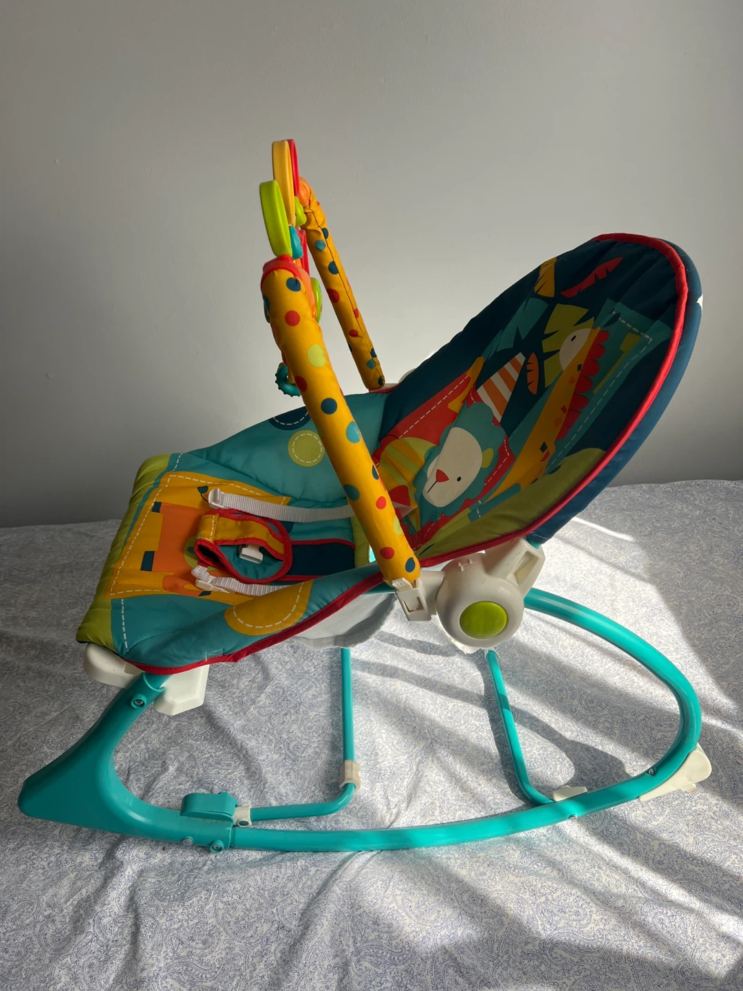 Baby Rocker Seat with vibrating option. Guelph, west end. - photo 2