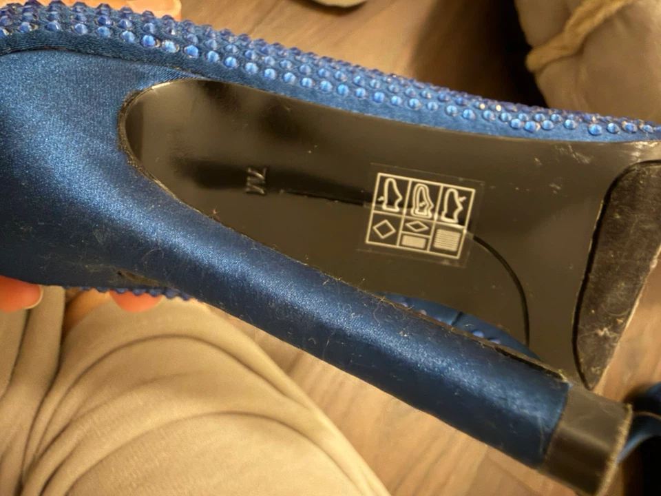 Nine West blue rhinestone heels - photo 4