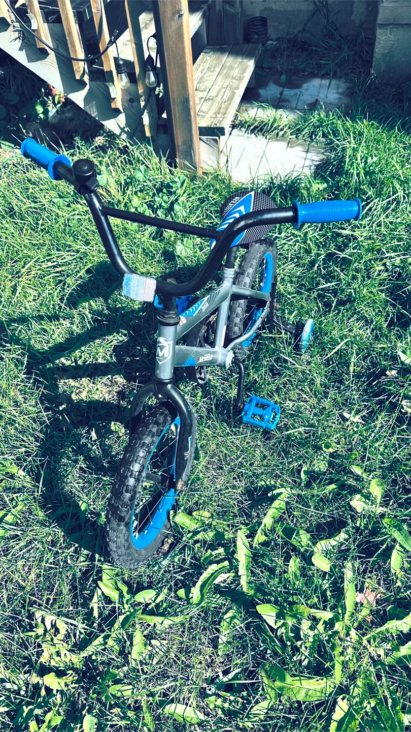 Movelo Kids Bicycle with Training Wheels - photo 2