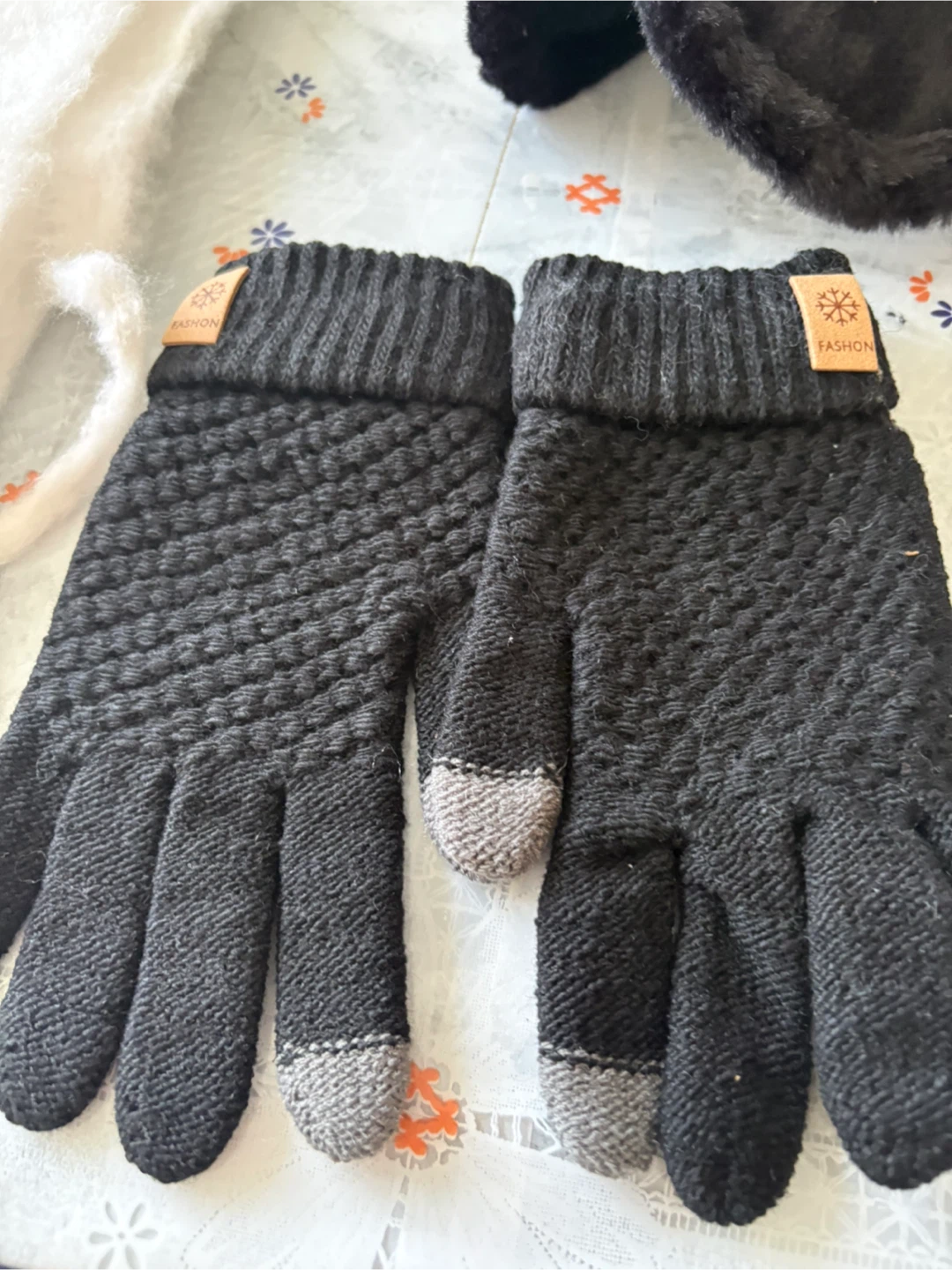 4-Piece Women's Winter Hat, Scarf, Gloves & Earmuffs Set - photo 5