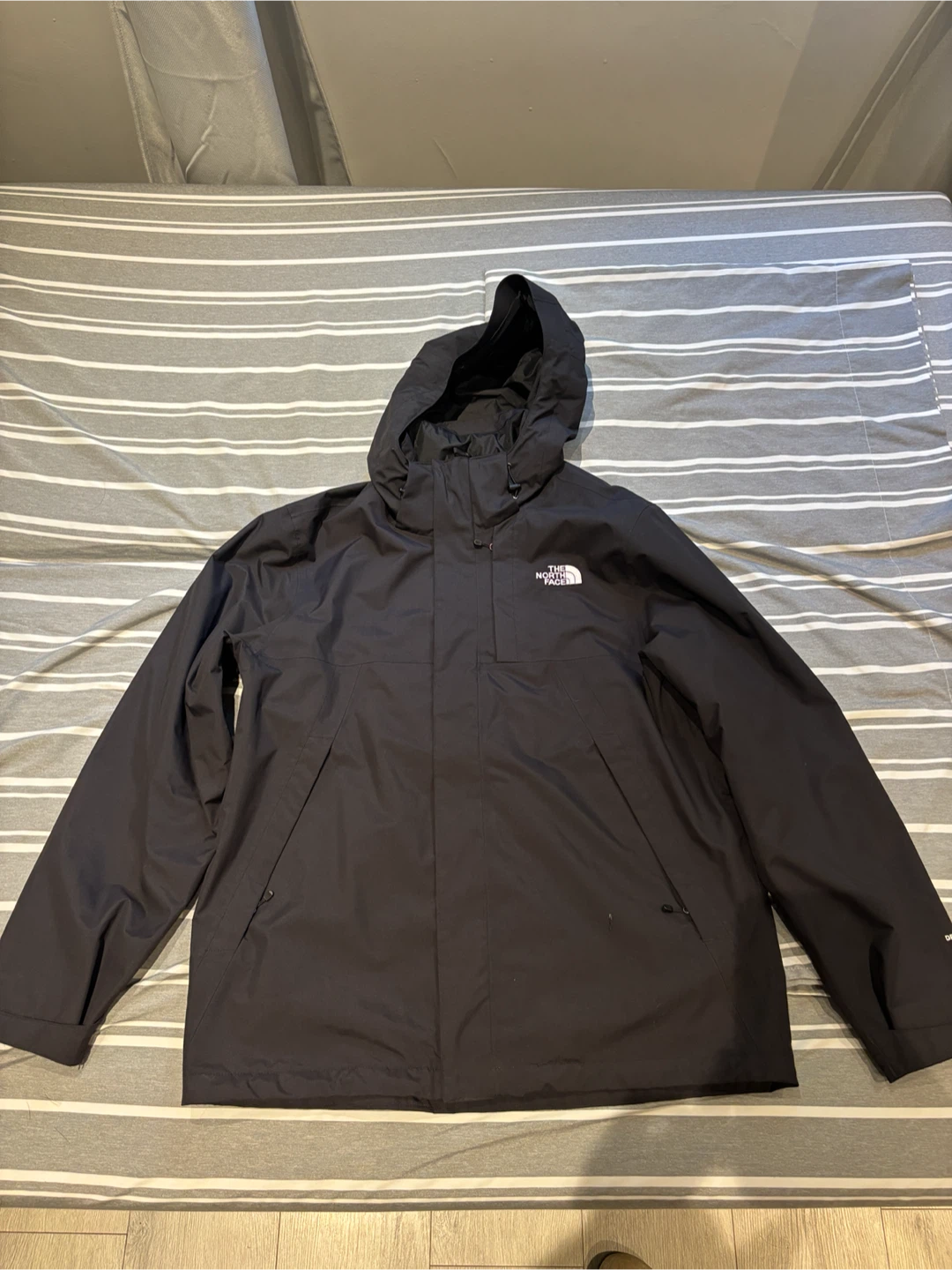 The North Face Men’s 3-in-1 Jacket – Black (Medium)