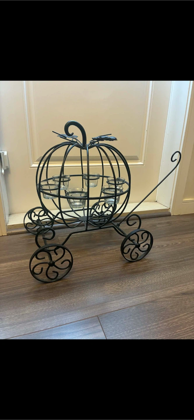 Metal Cinderella pumpkin carriage candle holder - photo 2