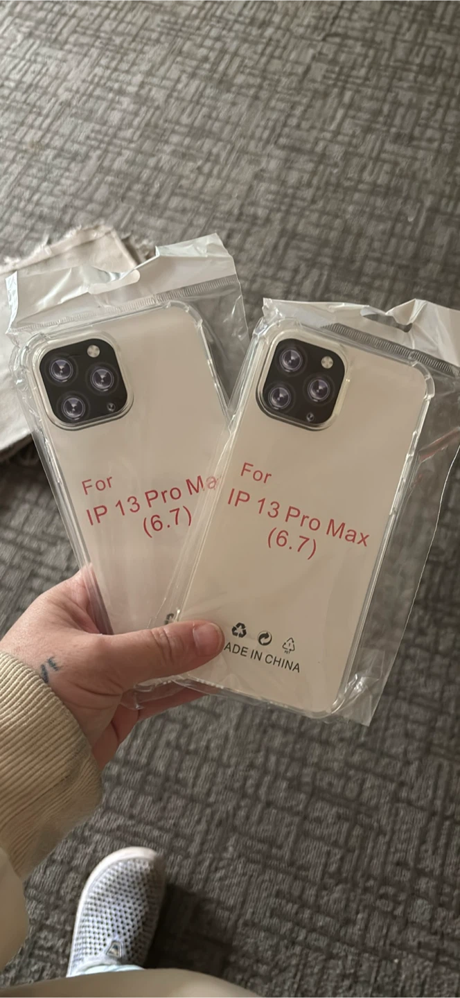 2 iPhone 13 Pro Max case