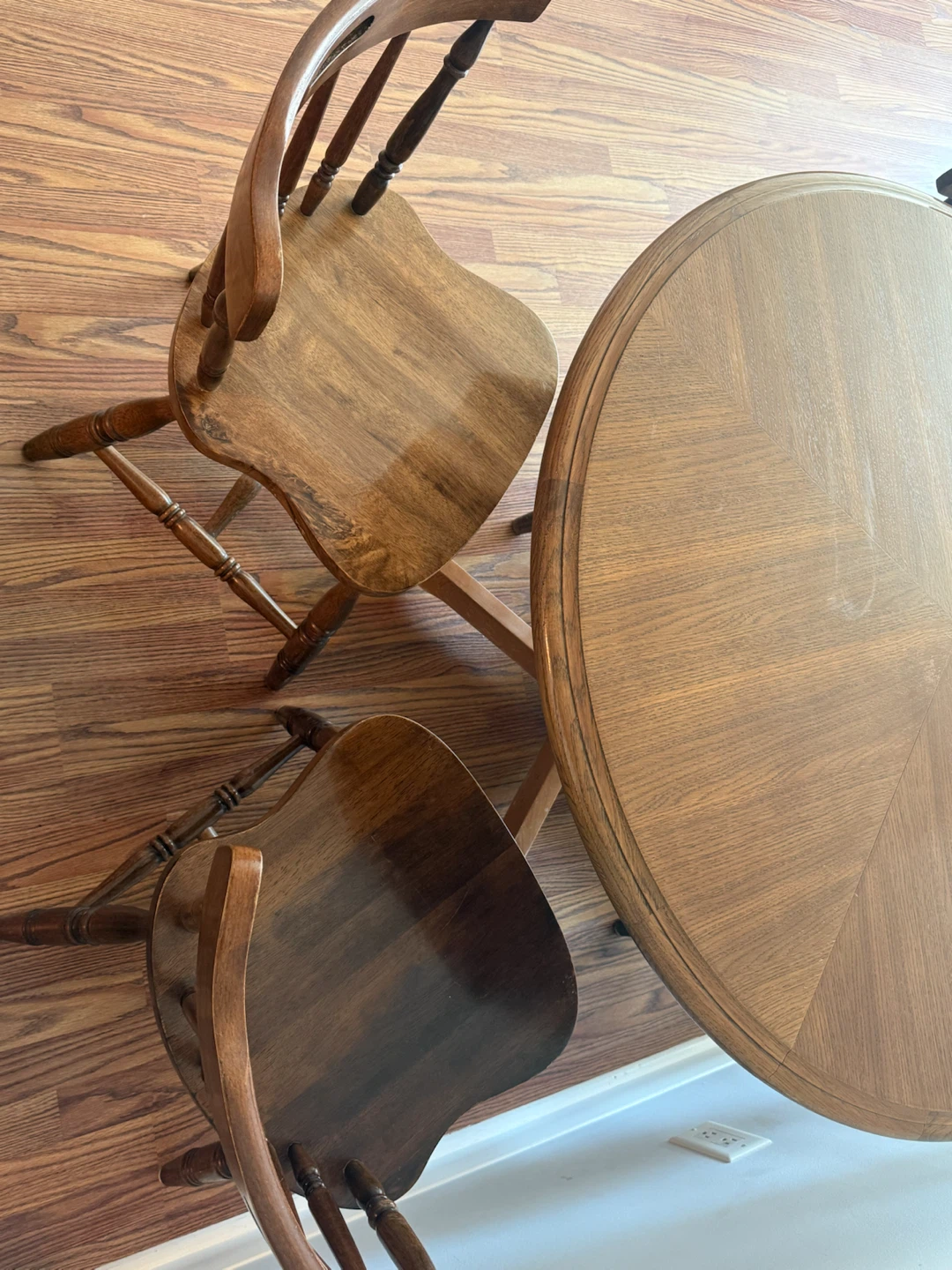 Round Wooden Dining Table with 4 Chairs - photo 3