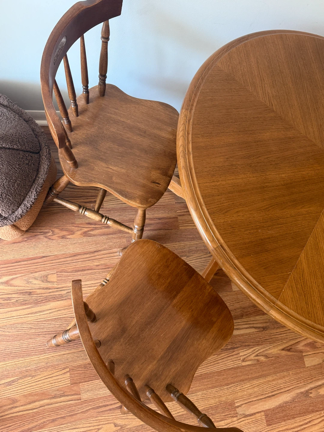 Round Wooden Dining Table with 4 Chairs - photo 4