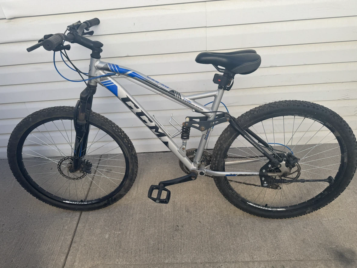 CCM Aluminum Full Suspension Mountain Bike with Disk Brakes