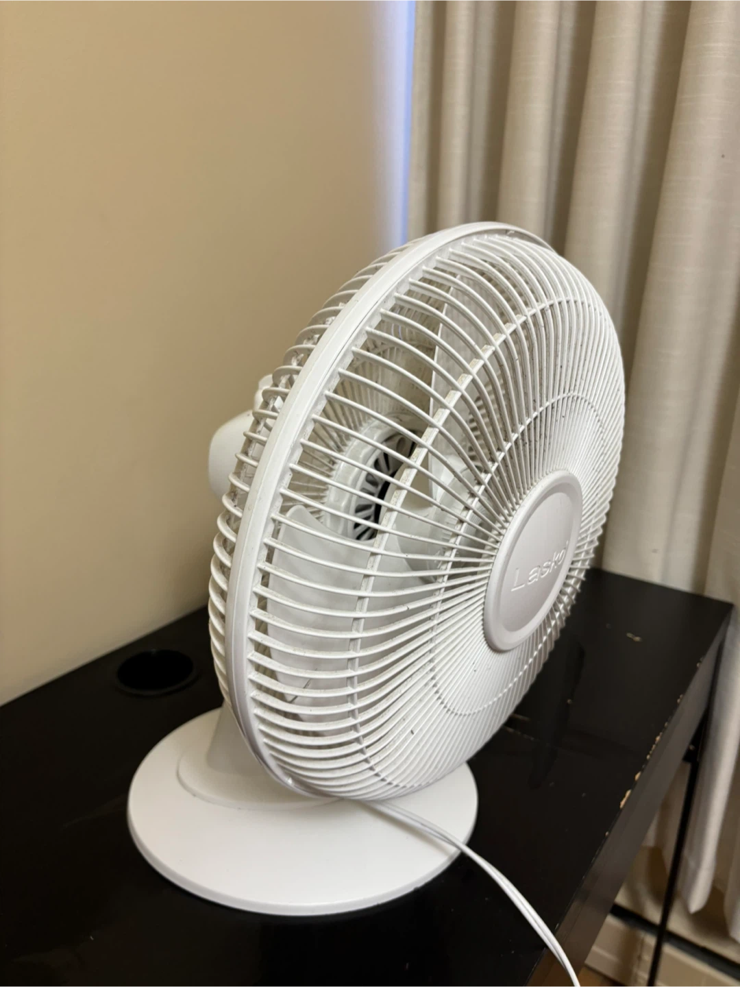 Lasko White Desk Fan - photo 2