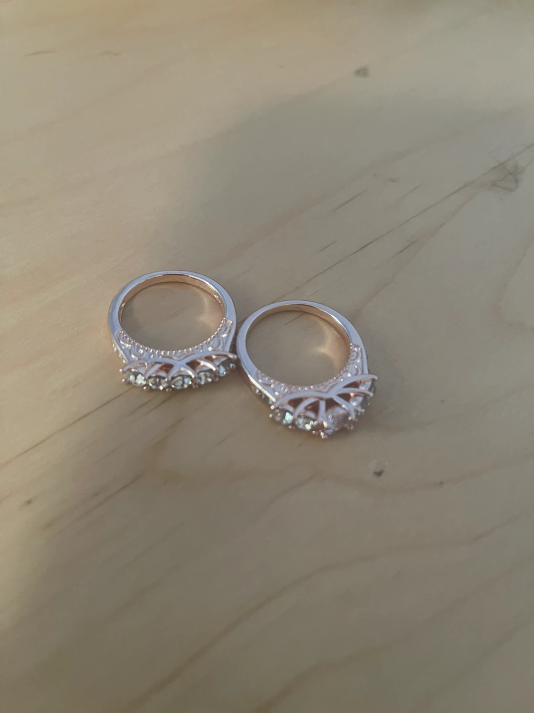 Set of two rose gold-tone rings