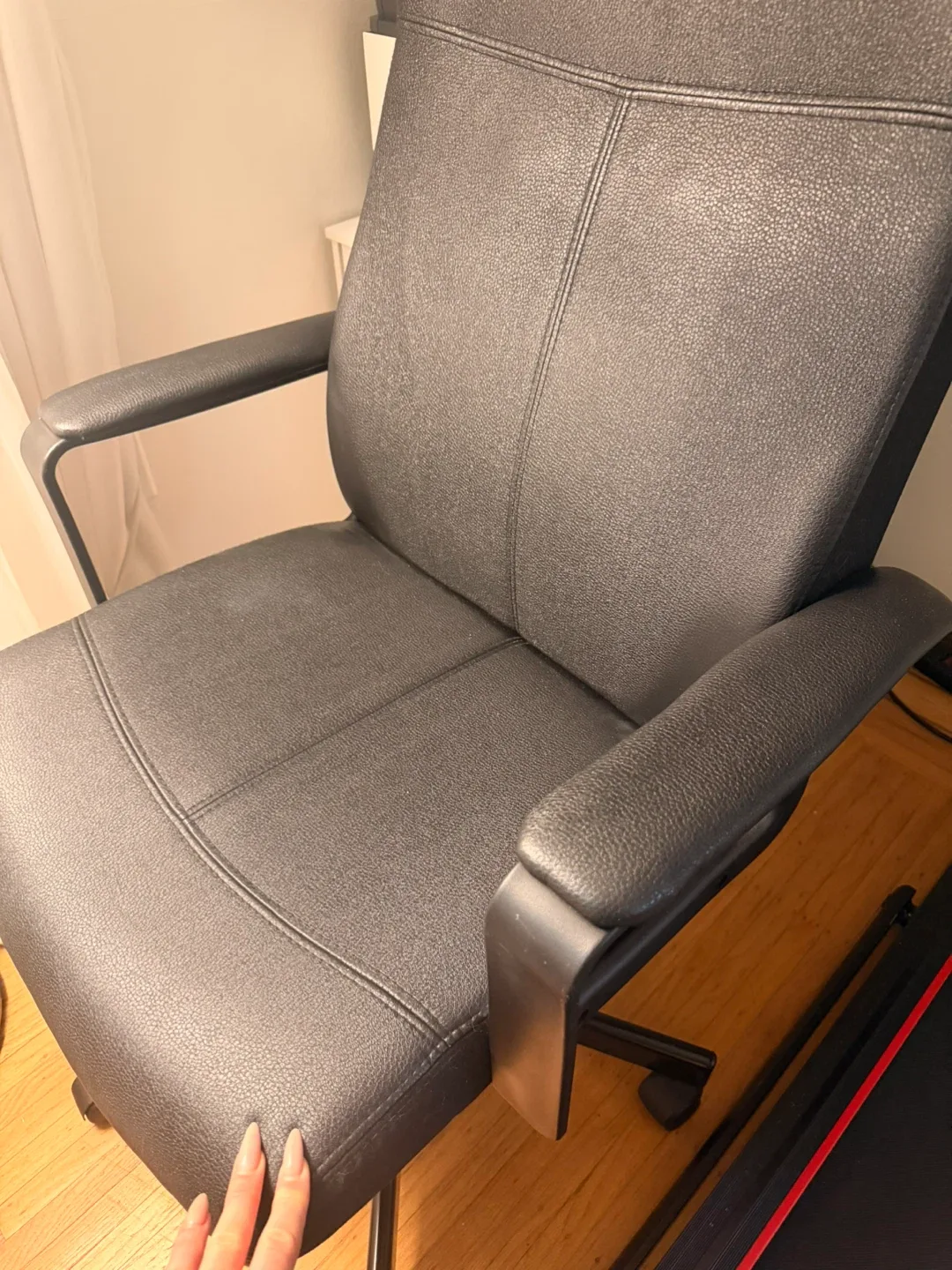 Black Office Chair - perfect shape - photo 3