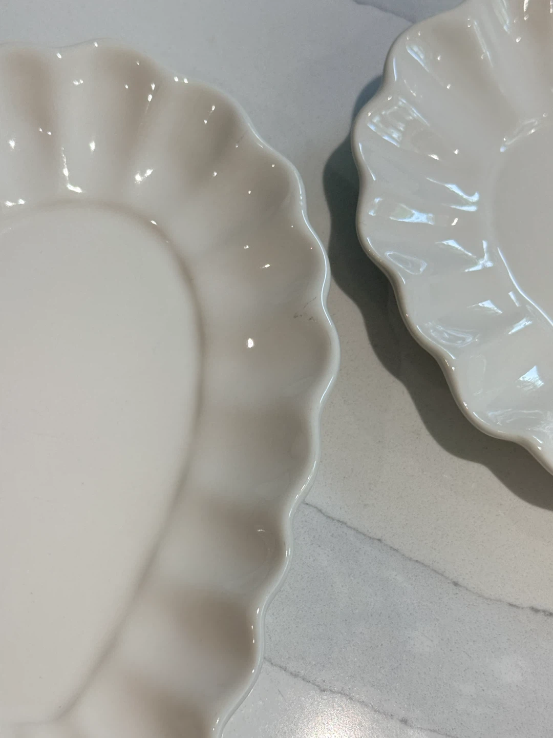 Pottery Barn Heirloom Scalloped Heart Plates – Set of 4 - photo 2
