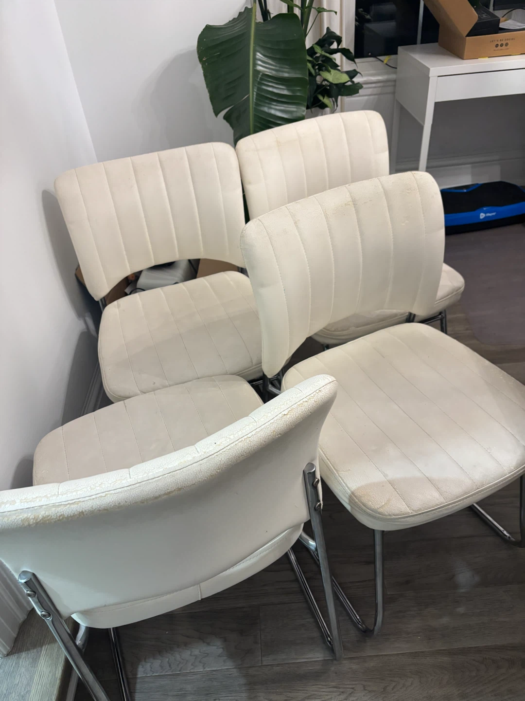 Set of 4 White Dining Chairs - photo 3