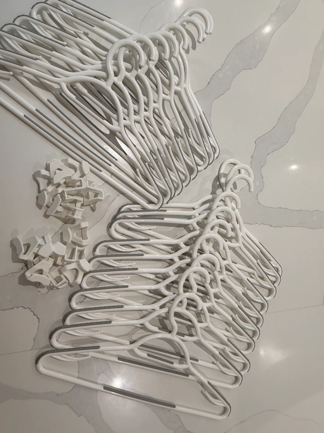 White Plastic Clothes Hangers with Clips – 19 Hangers + 19 Hooks - photo 2