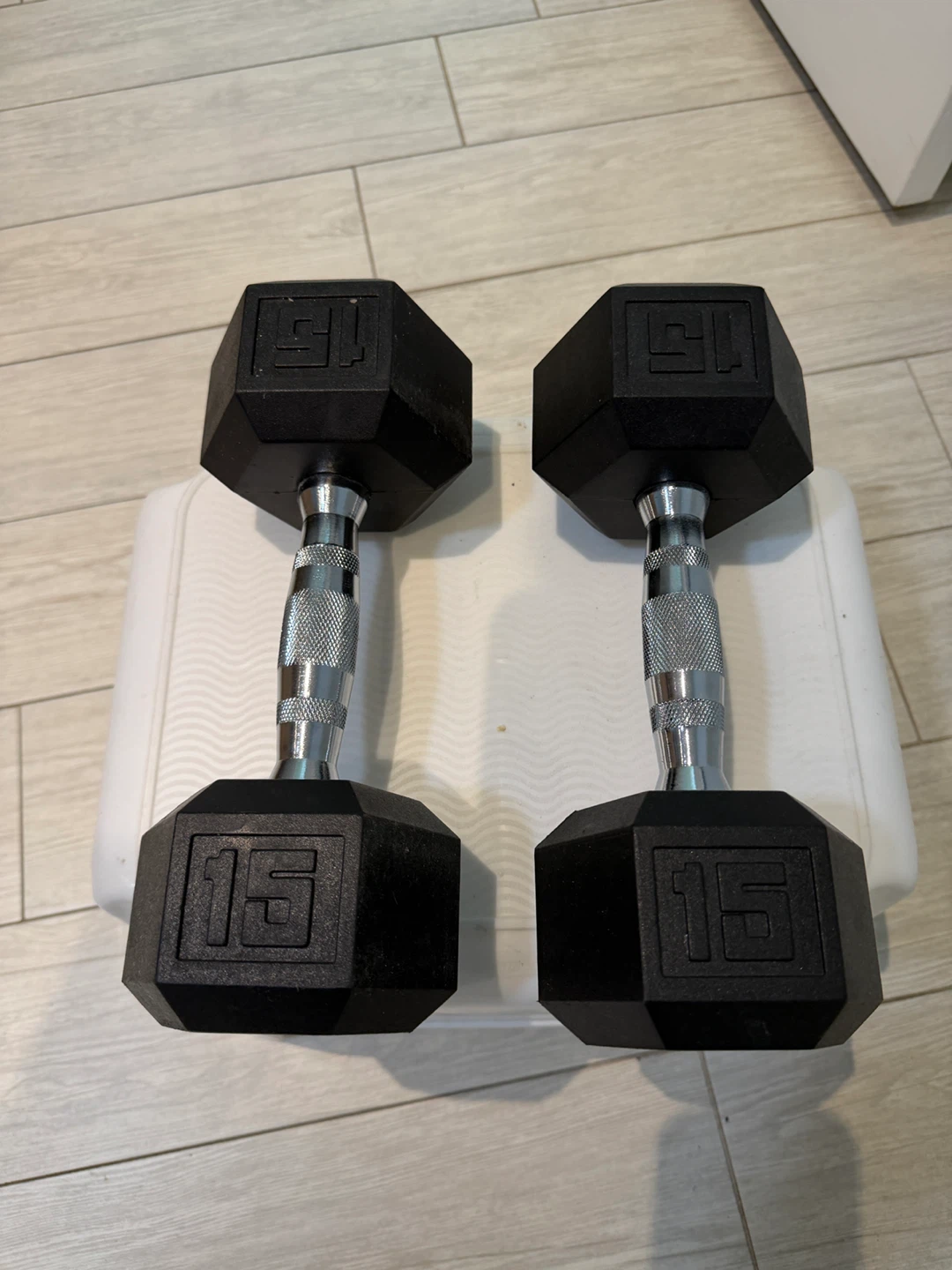Two Solid 15lb Rubber Hex Dumbbells - photo 2
