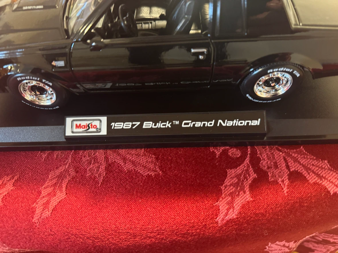 Diecast Buick Grand National 1/18th scale. Mint in box - photo 2