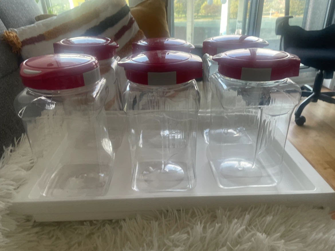 Set of 6 Betty Crocker Food Storage Containers