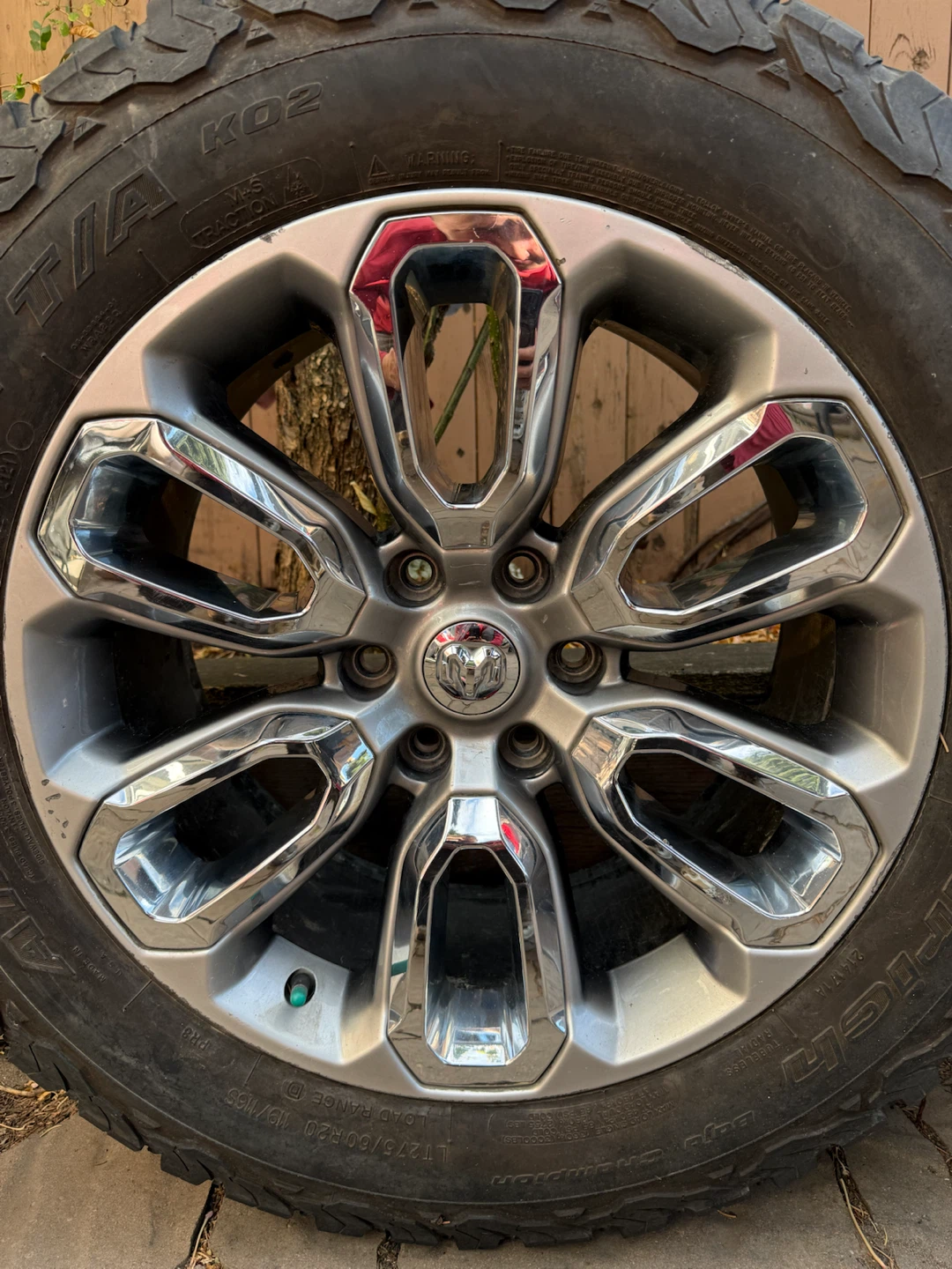 2019-2024 Ram 1500 Silver 20x9 6 V-Spoke Alloy Rims 20” Set of 3 - photo 2