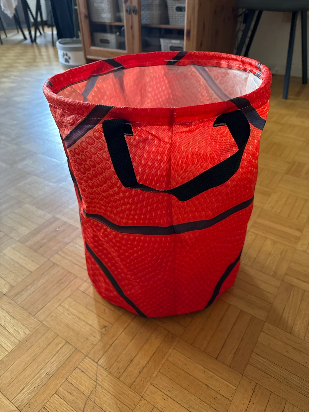 Basketball pattern laundry hamper
