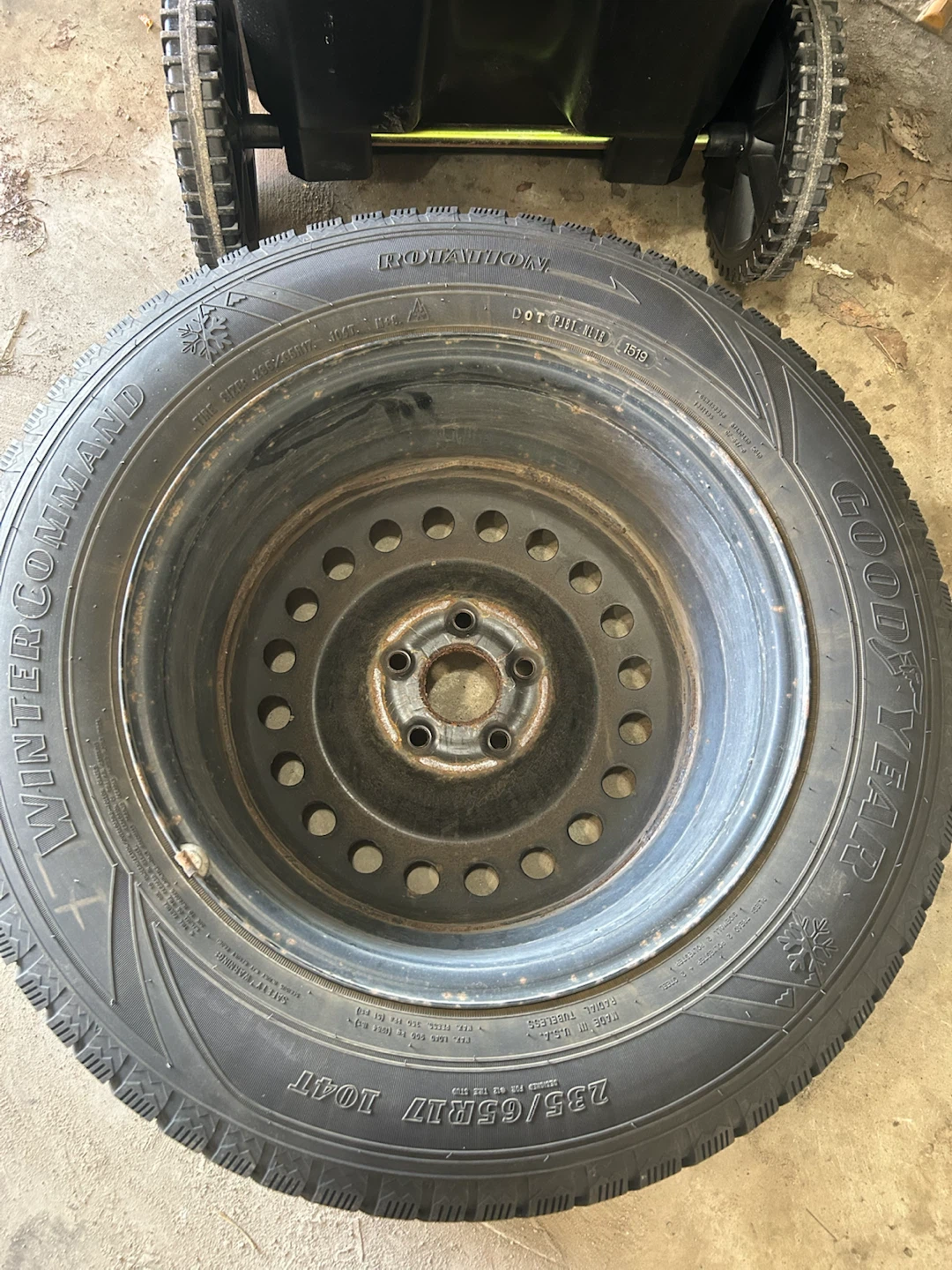 Goodyear WinterCommand Tire 235/65R17