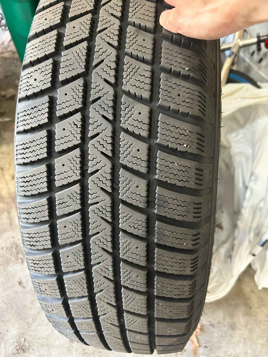 Goodyear WinterCommand Tire 235/65R17 - photo 2