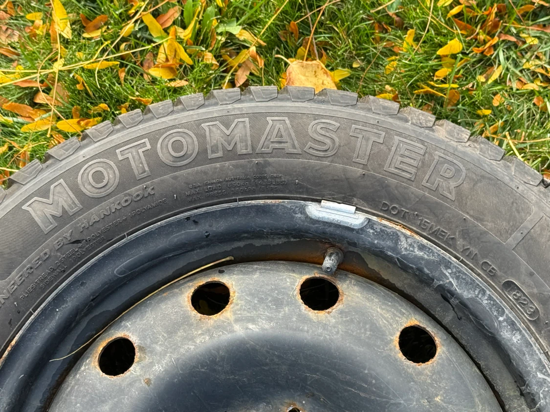 4 Motomaster Winter Edge II Tires 215/55R16 - photo 2
