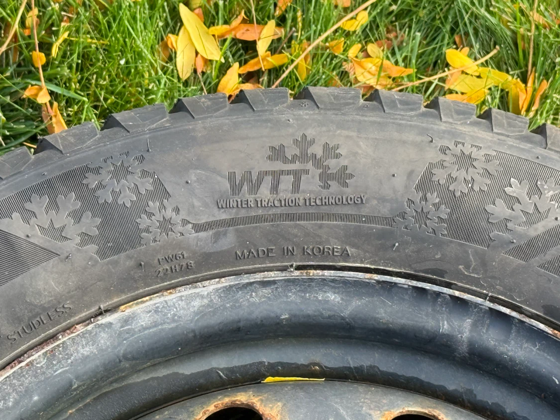 4 Motomaster Winter Edge II Tires 215/55R16 - photo 3