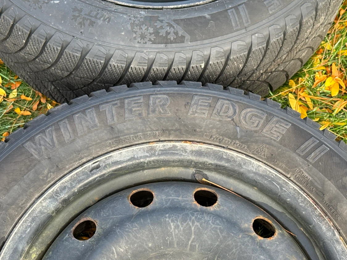 4 Motomaster Winter Edge II Tires 215/55R16 - photo 4