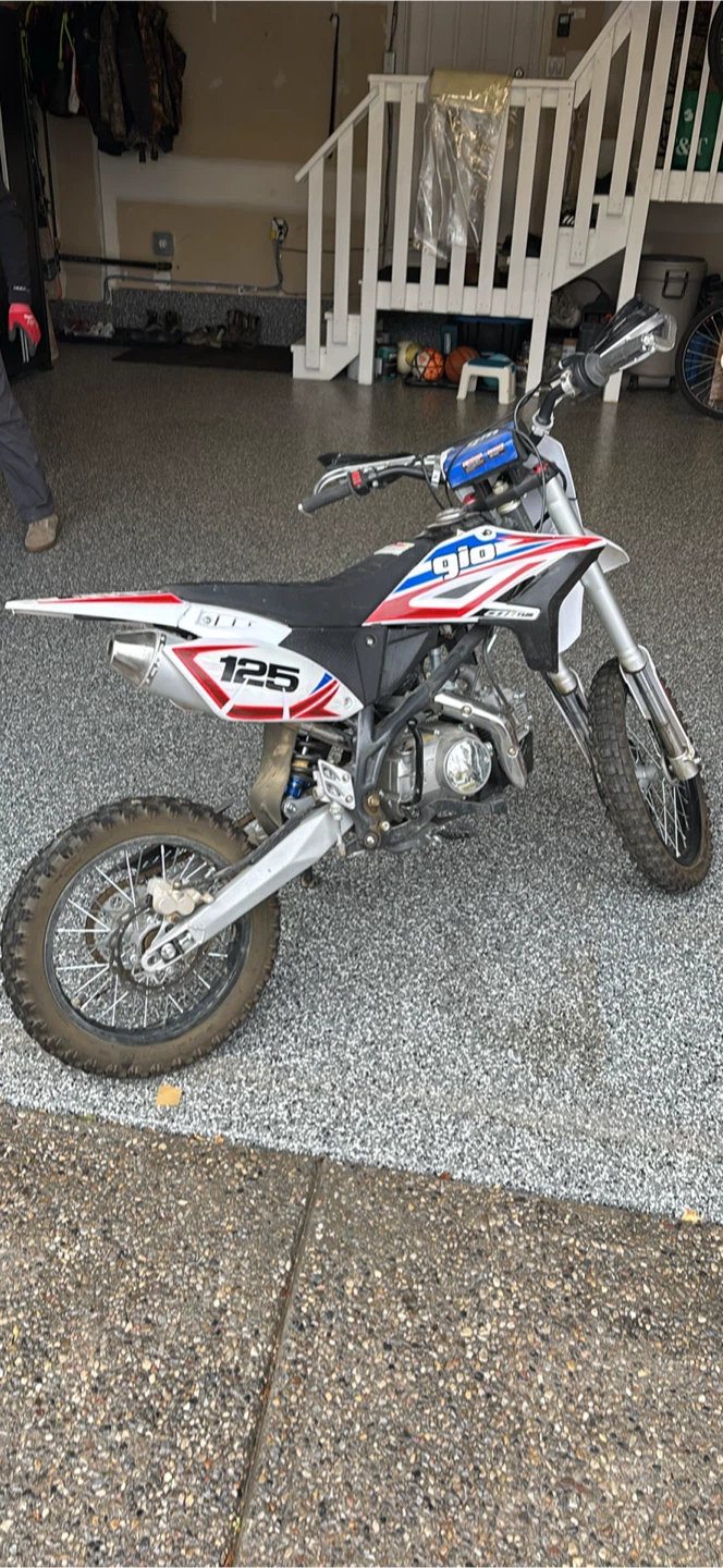 Gio 125cc Dirt Bike