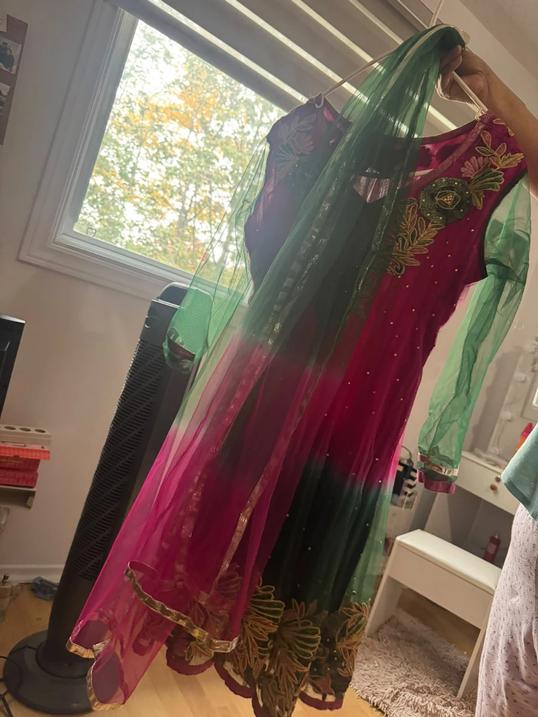 Traditional Embroidered Salwar Kameez - photo 2