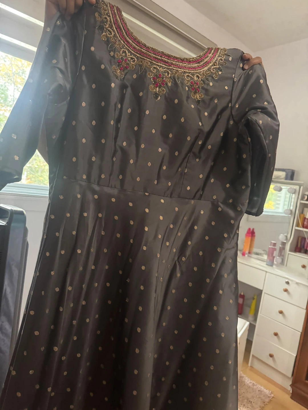 Dark Grey Embroidered Anarkali Dress with Pink Dupatta - photo 2