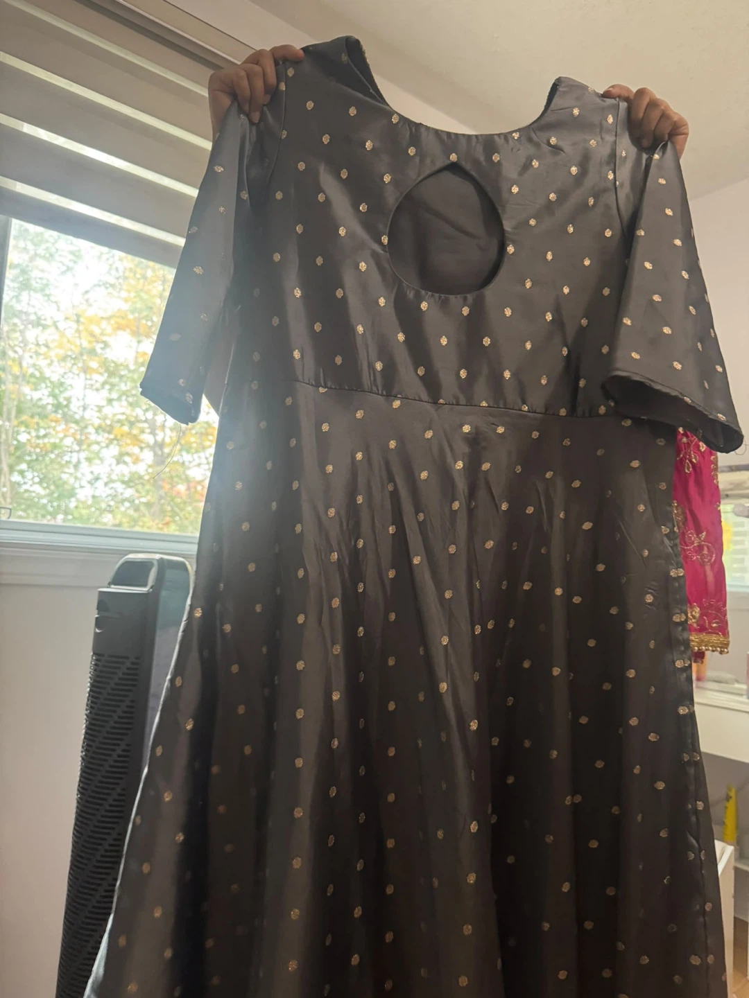 Dark Grey Embroidered Anarkali Dress with Pink Dupatta - photo 3