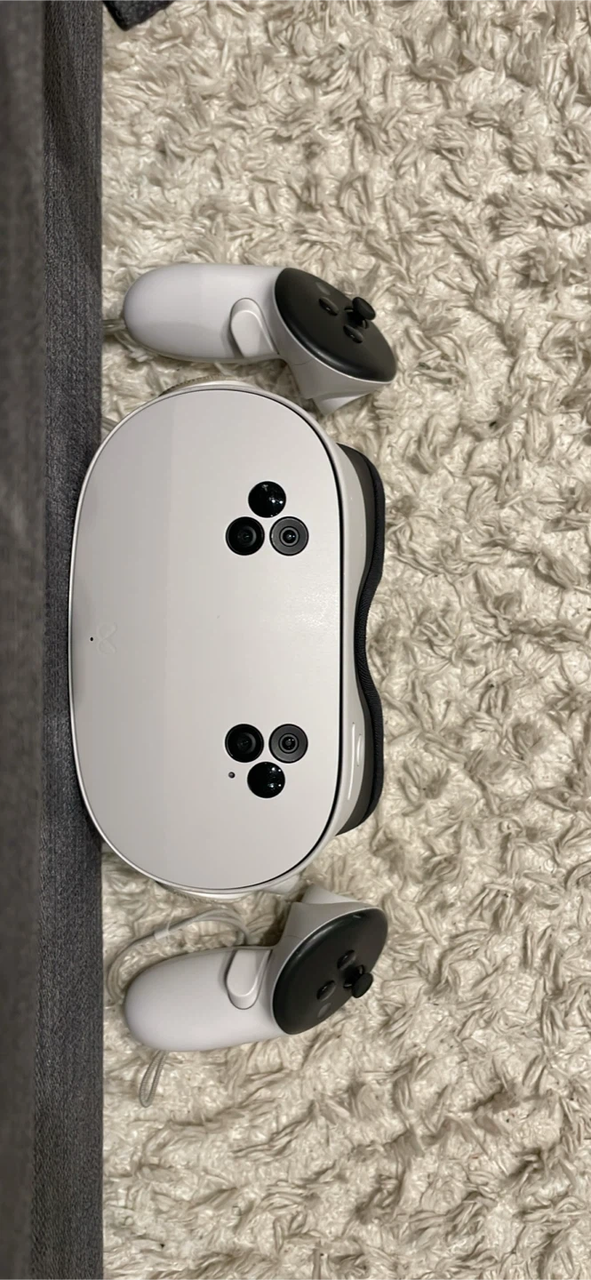 Meta Quest 3 VR Headset with Controllers - photo 2