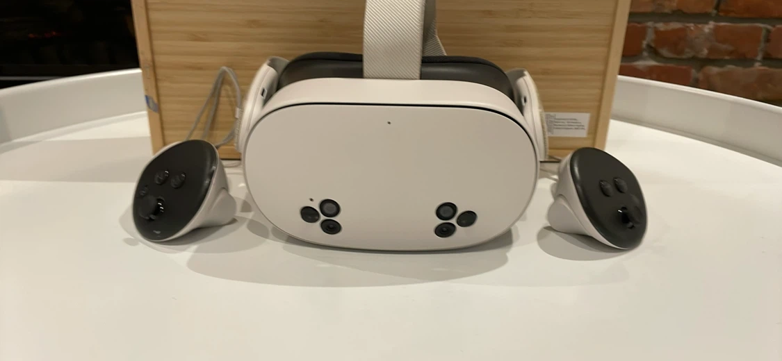 Meta Quest 3 VR Headset with Controllers - photo 3