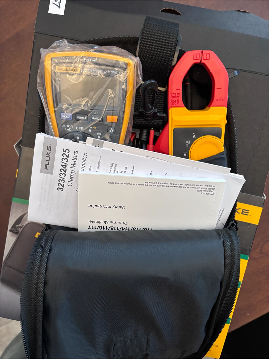Fluke 117/323 Electrician's Combo Kit - photo 5