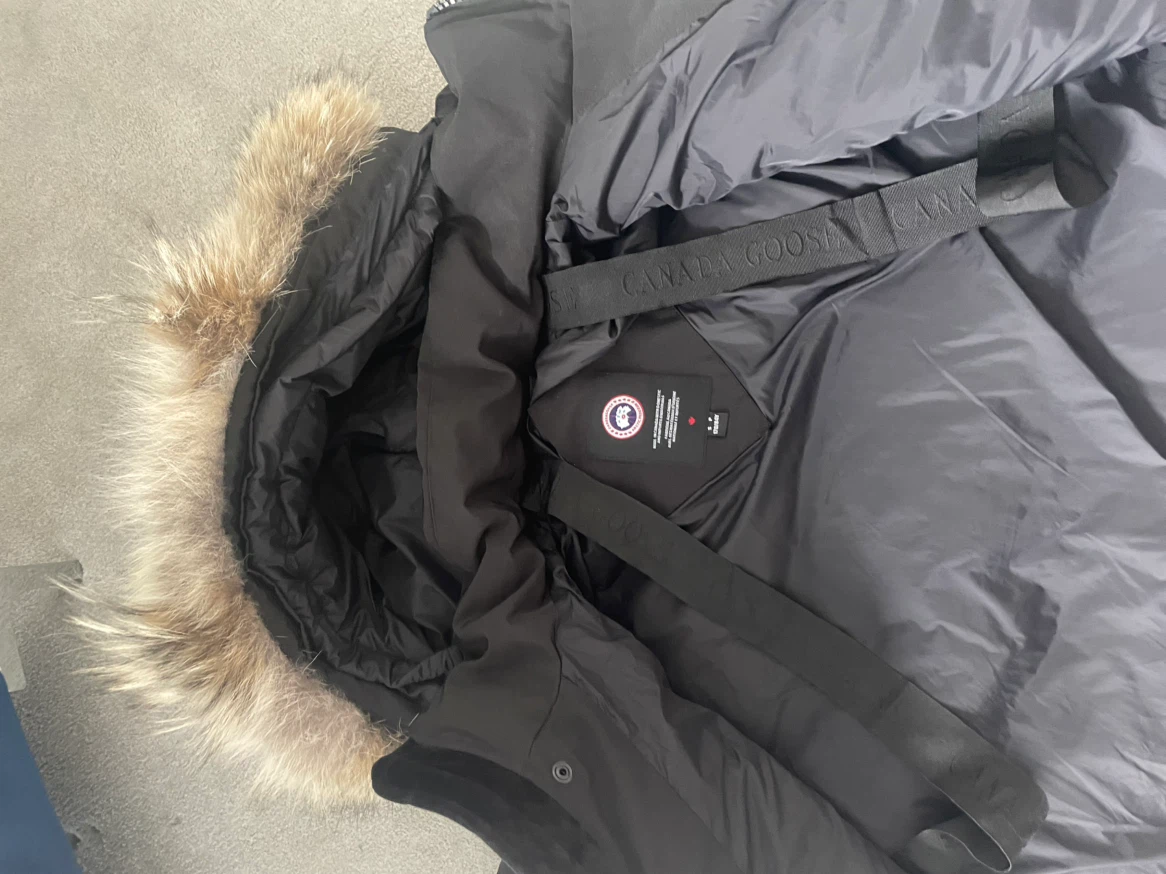 Canada Goose Parka Jacket with Fur Hood – Size S/P (Black) - photo 4
