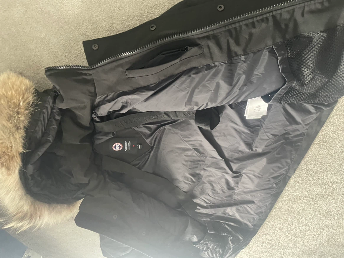 Canada Goose Parka Jacket with Fur Hood – Size S/P (Black) - photo 5