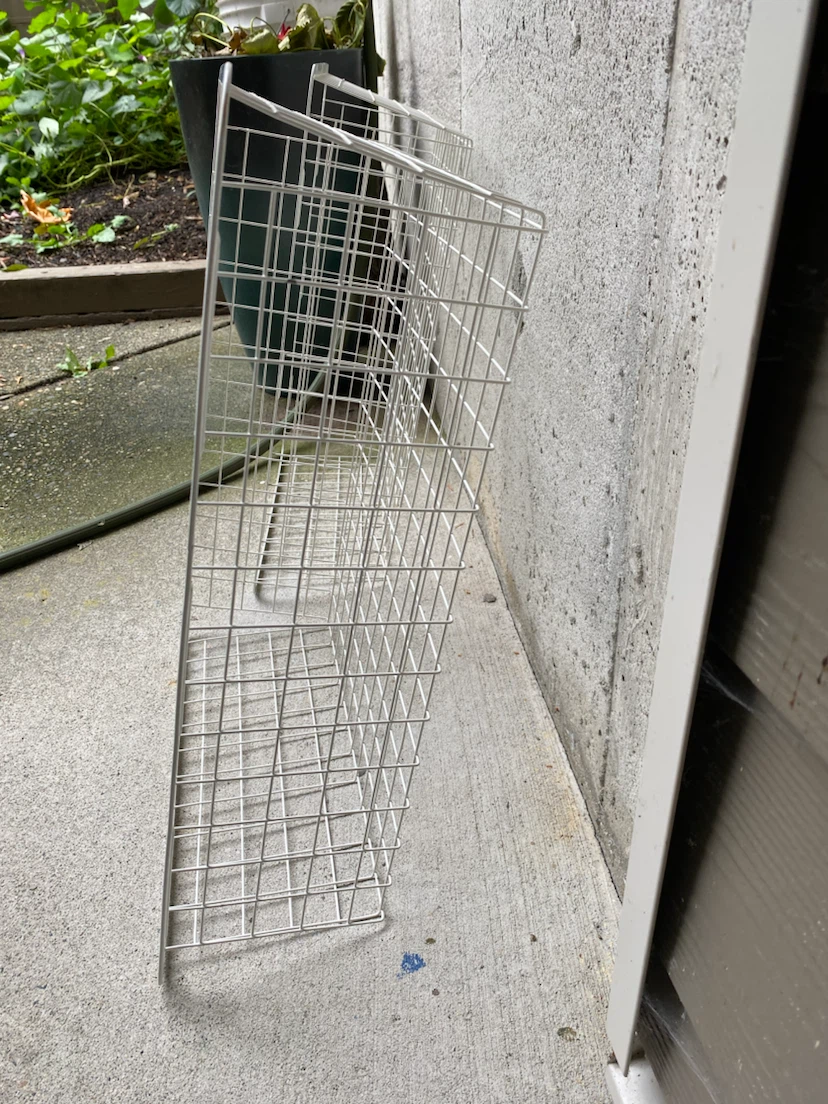 Set of Two White Wire Storage Baskets - photo 2