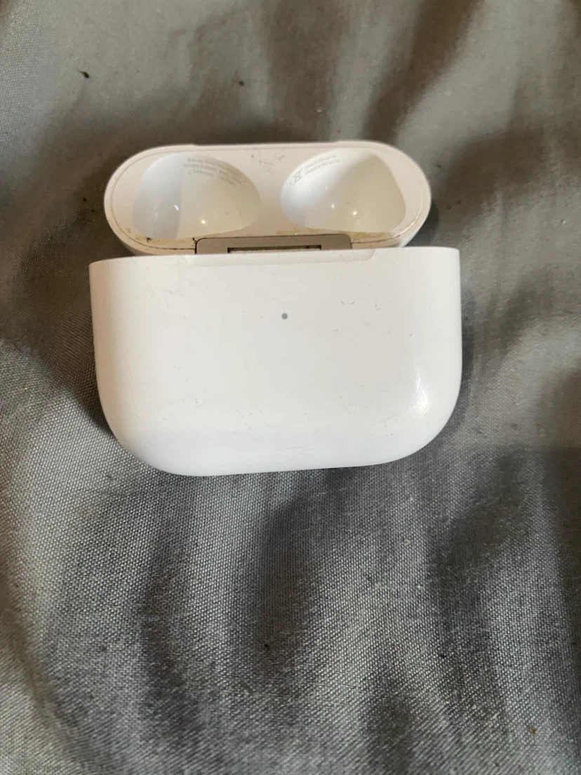 Apple AirPods3 genCharging Case only
