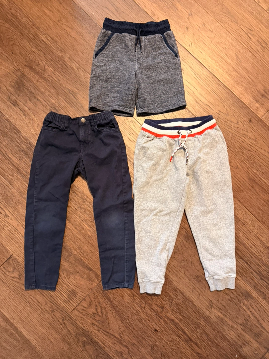 $5 for all!! Boys Pants & Shorts Bundle (size 6)