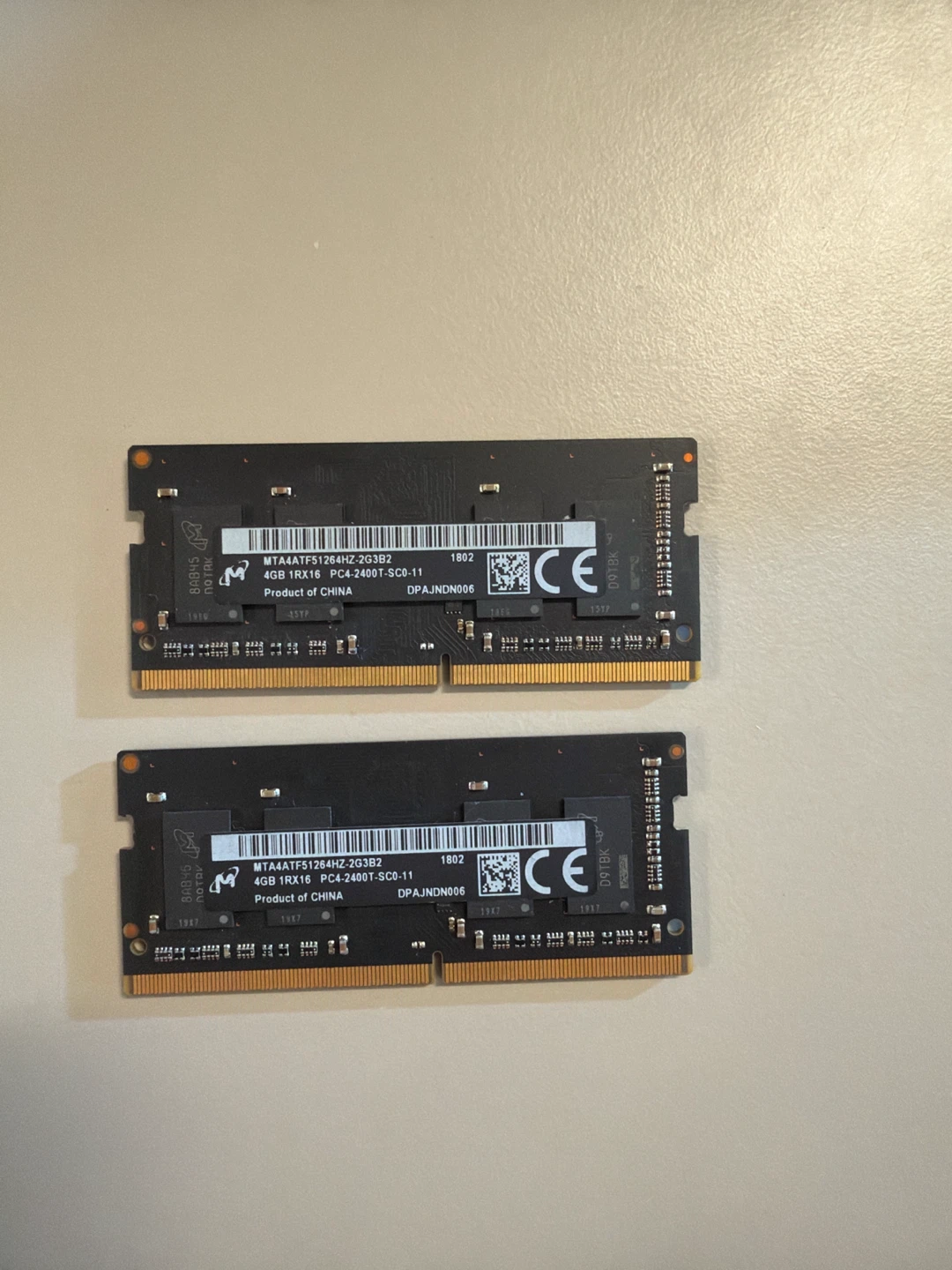 2 x Micron 4GB Laptop RAM PC4-2400T-SC0-11 - photo 2