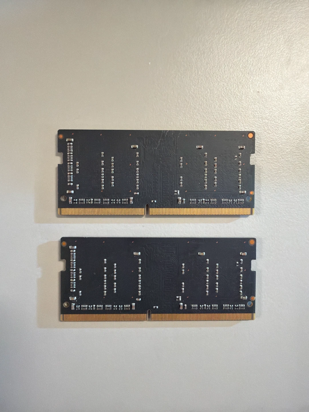 2 x Micron 4GB Laptop RAM PC4-2400T-SC0-11 - photo 3